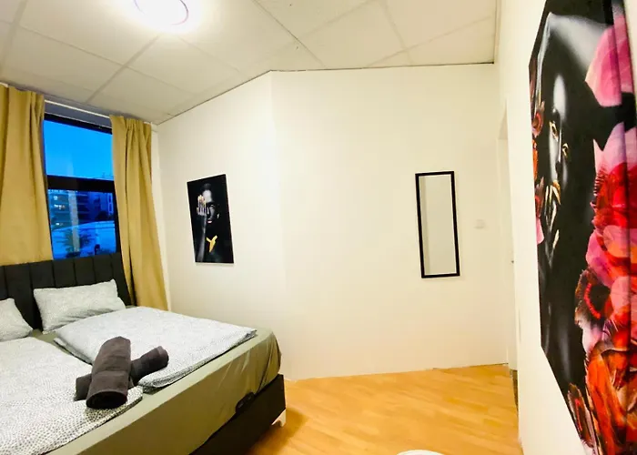 Comfortable Private In A Quiet, Well-connected Area Apartment